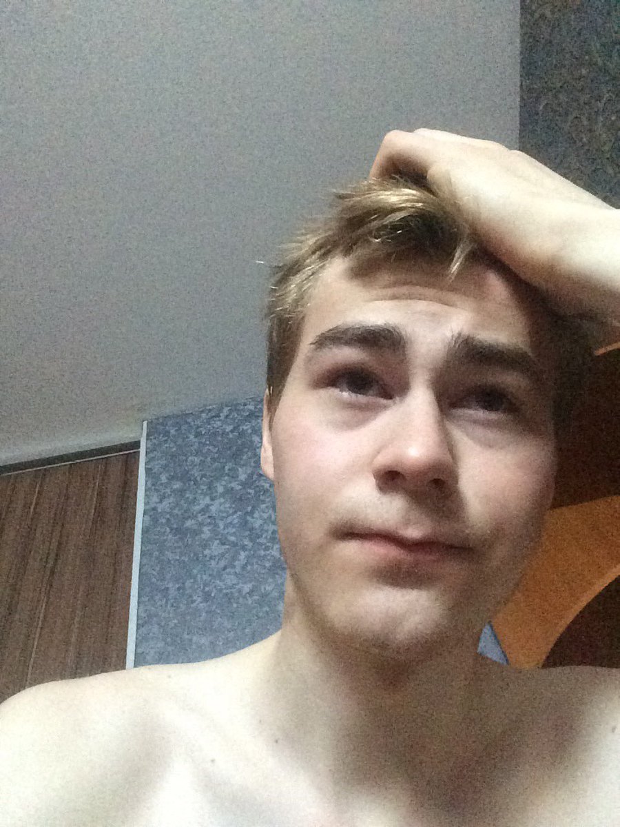 garyfulin's tweet photo. Всем доброе утро 
На часах 16:57 и я только что проснулся 
Люблю этот мир (NO) https://t.co/ZAa85dQfzJ