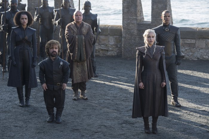 FuckCinephiles's tweet photo. Donc cette année 2019 aura vu et verra au moins la fin des shows #GameOfThrones, #MrRobot, #CrazyExGirlfriend, #UnbreakableKimmySchmidt, #Veep, #TheBigBangTheory, #JaneTheVirgin, #Homeland, #YoureTheWorst, #Gotham et #IZombies... ça pique 😢 https://t.co/Xp0I8wALHA