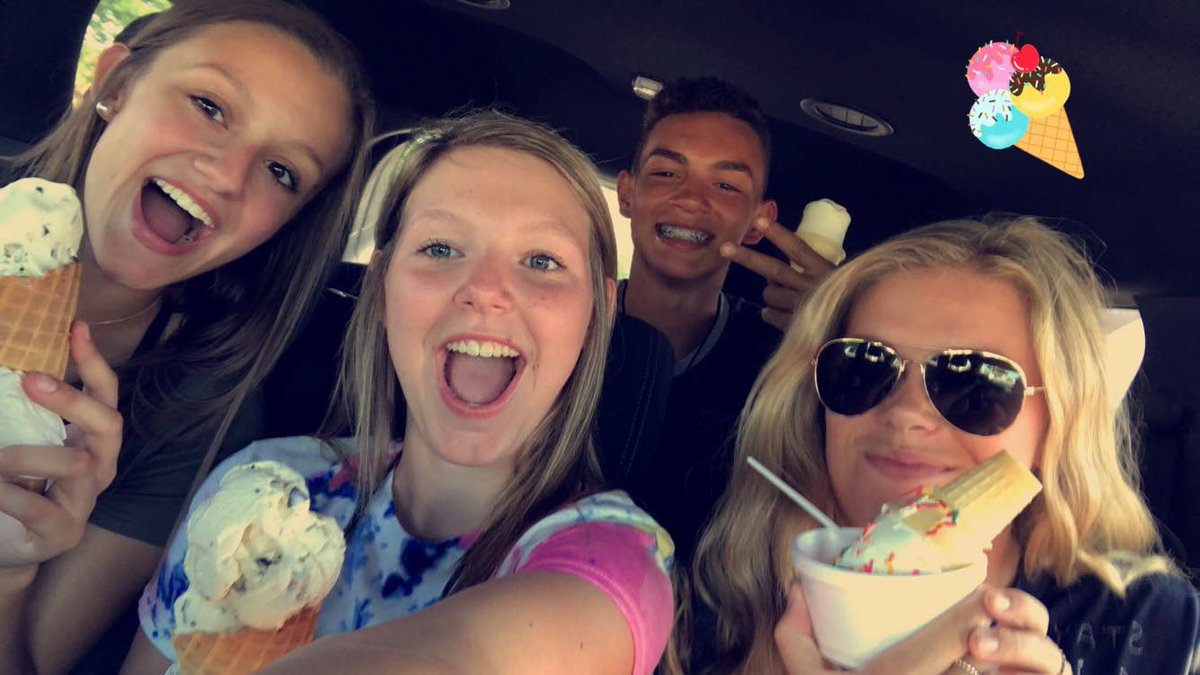 kennady_fox's tweet photo. @em_martin22 happy birthday Em!!   Hope today is great love and miss you so much 💕 https://t.co/NLzZtE3t90