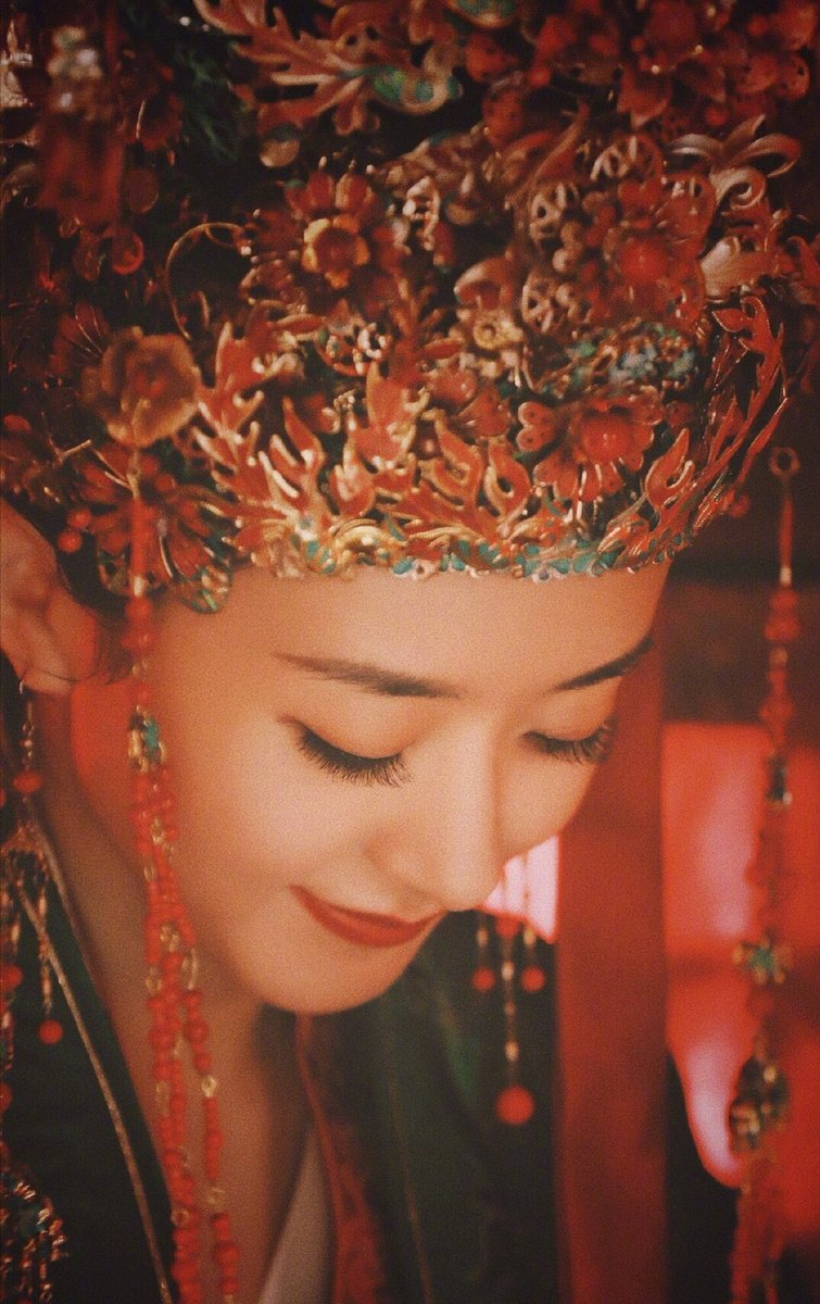 dramapotatoes's tweet photo. Ladies in red - some recent historical ladies in wedding garb 💃🏻

#ZhaoLiying in #TheStoryofMingLan
#JuJingyi in #TheLegendofWhiteSnake (2019)
#BaiLu in #TheLegends
#PengXiaoran in #GoodbyeMyPrincess https://t.co/DHtJawVjc2