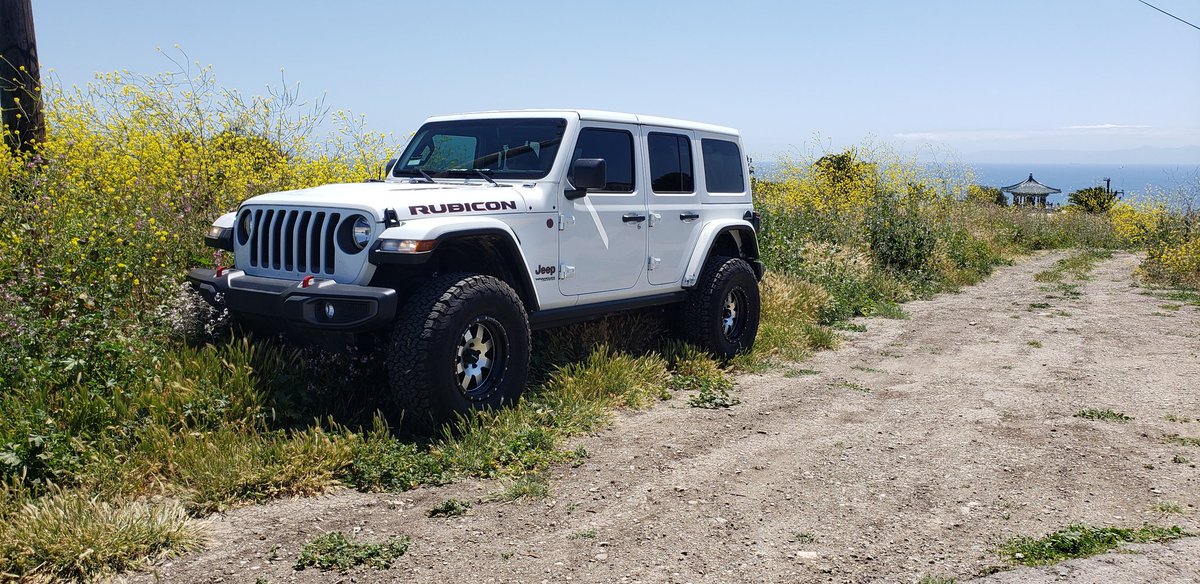 #Monday already? This is some bullshit. 
At least there is @Jeep
#JeepRubicon #JeepLife #Superbloom @RacelineWheels #Jeep #Jeep #JeepMafia #Love #JeepWrangler #Jeep #Jeepjl
#JLon37s @BFGoodrichTires