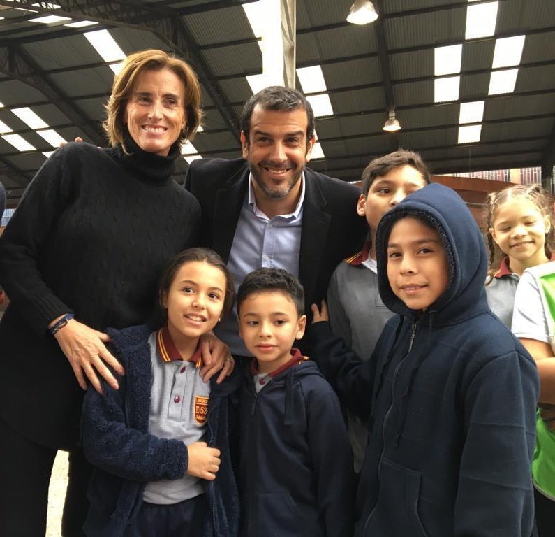 #FelizLunes
Los invitamos a leer nota de lanzamiento "Fondo Concursable #EscuelasAbiertas", que realizó Ministra <a href="/mcubillossigall/">Marcela Cubillos Sigall</a> y alcalde <a href="/RodrigoDelgado/">Rodrigo Delgado</a>

📌Colegios podrán abrir en jornadas alternativas para que niños realicen actividades saludables⤵️ municipalidadestacioncentral.cl/lanzamiento-fo…