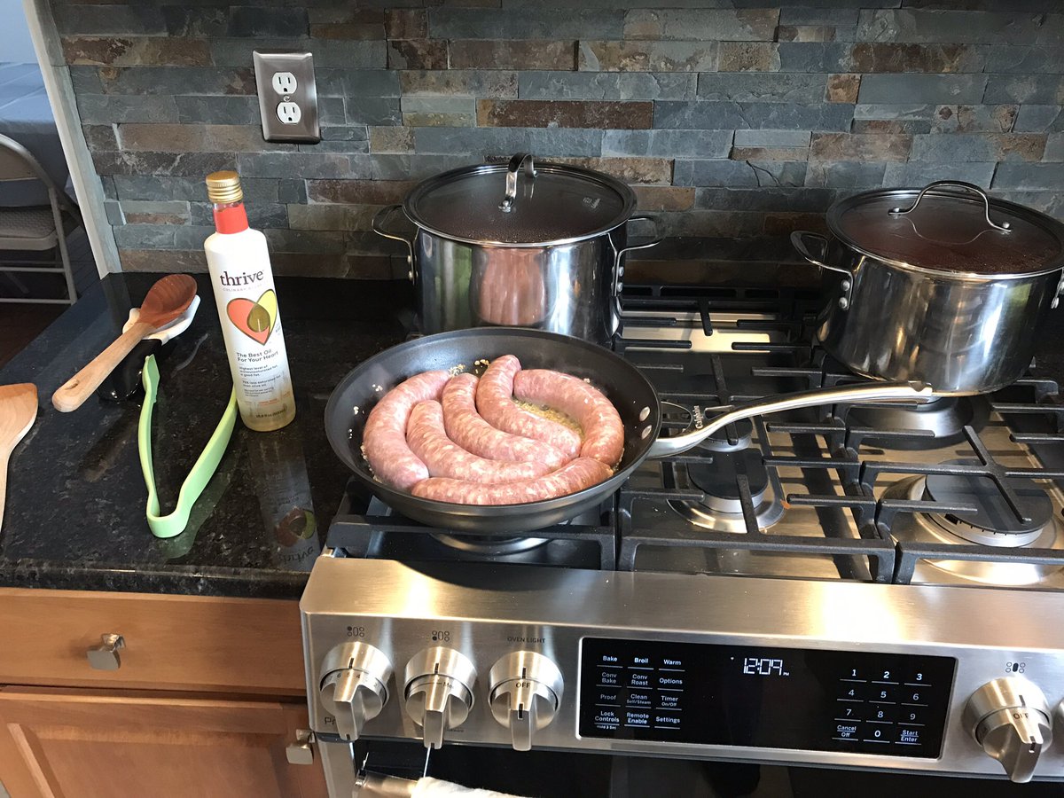 Rangersmjs's tweet photo. Great time hosting my @Tryazon @thrivealgae party this weekend! #Tryazon #TryThrive. Everything tasted great!! https://t.co/5V6nIER4UC