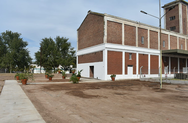 telonpampeano.com.ar/index.php/mas/…
¡HOY! En el marco de los festejos por el Aniversario de la Ciudad de Santa Rosa, el lunes 22 de abril a las 15 horas se realizará la inauguración del Complejo Cultural “El Molino”.