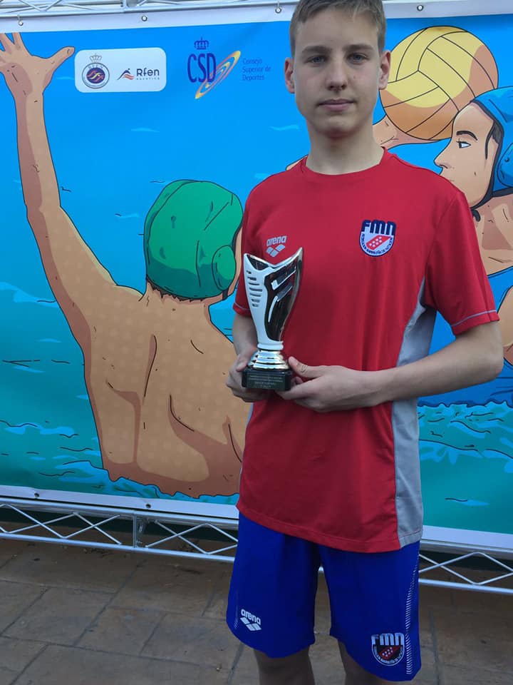 fmn_oficial's tweet photo. #Waterpolo Campeonato de España infantil por FFTT de Waterpolo.
Irene Rodríguez (Real Canoe), declarada Mejor Portera del Campeonato.
Alexey Polataev (Colegio Brains), nombrado Mejor Portero del Campeonato. https://t.co/uhMGELkKcs