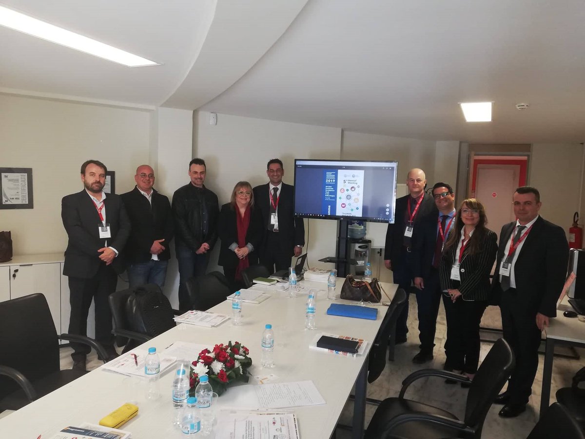 ipsipolis's tweet image. Τα συνεργατικά σχήματα μπορούν να ενισχύσουν τη βιώσιμη ανάπτυξη της Θεσσαλονίκης.
#Υψίπολις #Θεσσαλονίκη #Ανάπτυξη
bit.ly/2XzLS2u