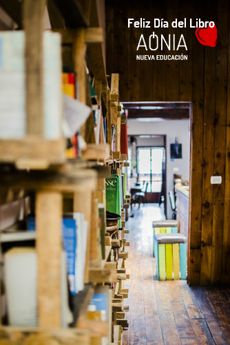 AoniaEdu's tweet photo. «Para viajar lejos no hay mejor nave que un libro» (EMily Dickinson) 📖🗺
Llevemos a nuestro alumnado a un viaje infinito de aprendizaje #FelizDíaDelLibro #DíaDelLibro2019 #AoniaTips https://t.co/XxfnusmApd