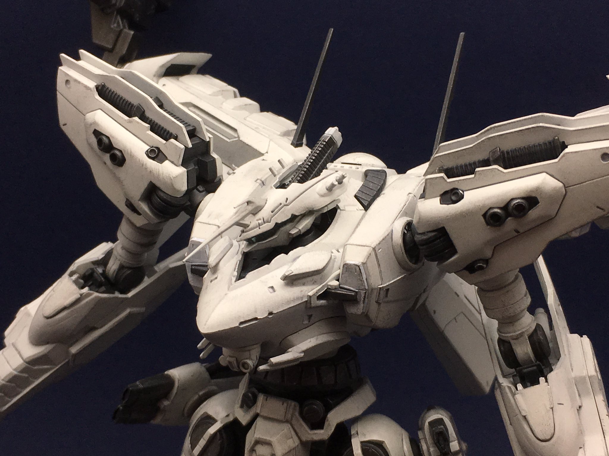 タ ガネ アーマードコア Acfa ホワイトグリント完成 メインカラーはクレオスのグランプリホワイト T Co Odyh3ikfgi Twitter