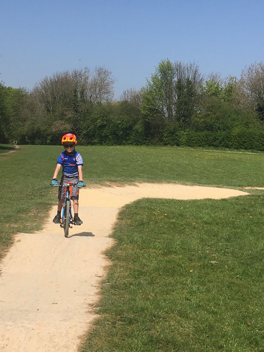 familycycleyor1's tweet image. Great @HSBC_UK @letsrideuk #guidedride from #Wetherby to #spofforth plus trip to the #devilstoenailbikepark @Child_Leeds