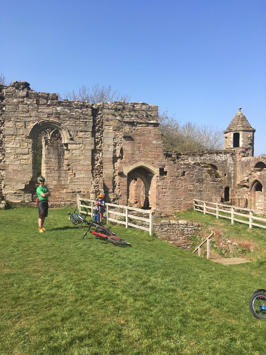 familycycleyor1's tweet image. Great @HSBC_UK @letsrideuk #guidedride from #Wetherby to #spofforth plus trip to the #devilstoenailbikepark @Child_Leeds