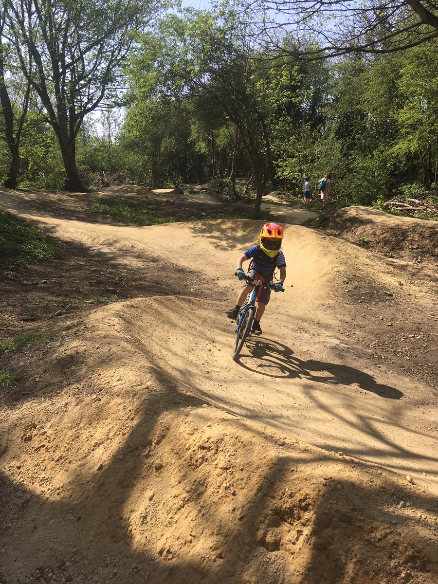 familycycleyor1's tweet image. Great @HSBC_UK @letsrideuk #guidedride from #Wetherby to #spofforth plus trip to the #devilstoenailbikepark @Child_Leeds