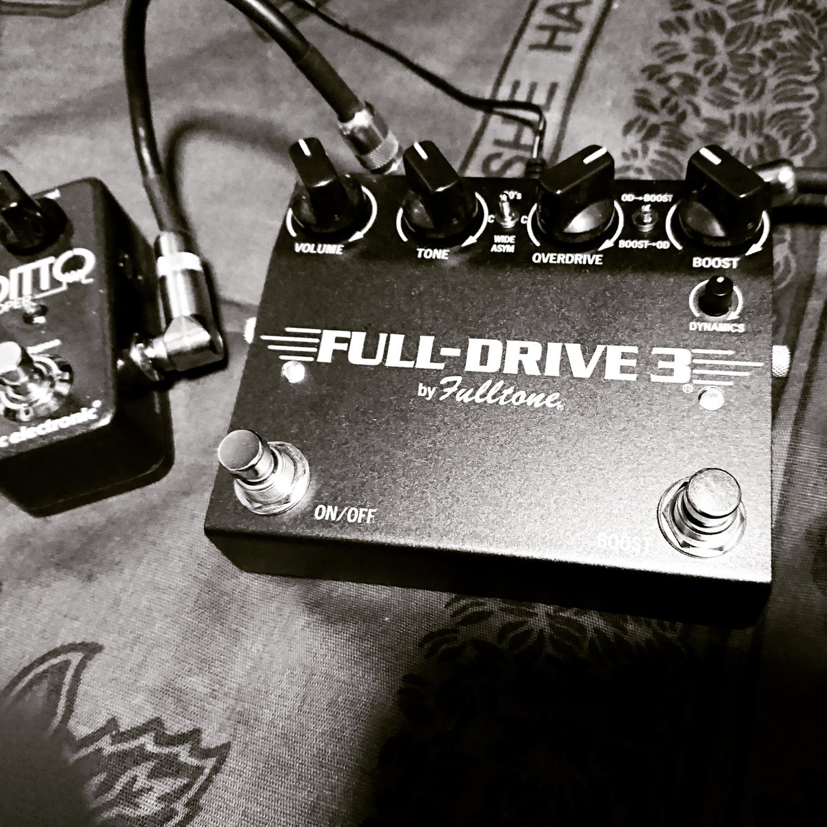 jin_3140's tweet photo. Next.
Late-night rehearsal @osaka japan
#rehearsal #gitarre #guitar 
#fendermadeinjapan #fenderguitar #effector  #guitarist #guitars #playtheguitar
#fenderstratocaster #stratocaster #offsetguitar
#offsetguitarlover #electricguitar
#musiciansfriend #pedals #studio #fulltdrive https://t.co/UTzUn8hPLV