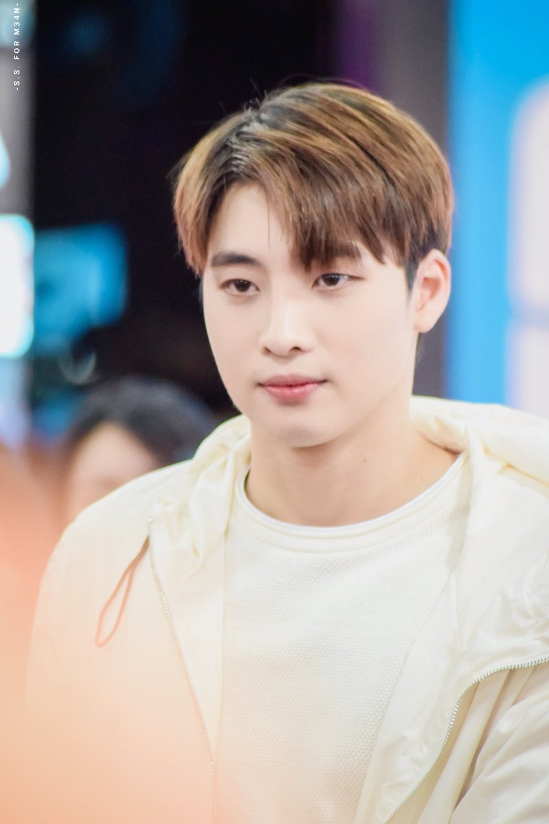 ss199xxx's tweet photo. ชอบแบบนี้ ก็ชอบที่เป็นแบบนี้ ~♡
@m34nismind
#LorealxMean 
#MeanPhiravich https://t.co/MfDjscaZBy