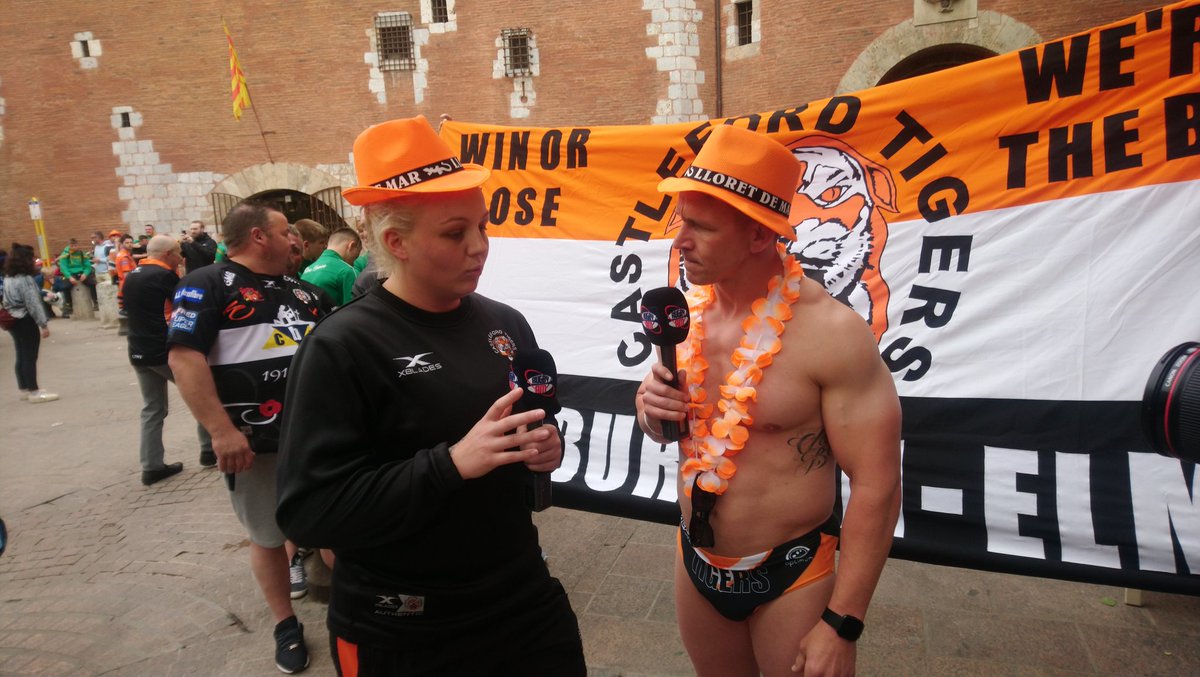 LOLRugbyShow's tweet photo. The @Her_RL match has been postponed until after the @DragonsOfficiel vs @CTRLFC match but @Waggataurus caught up with @RhiannionMarsh1 and @lynsaya1 in Perpignan! https://t.co/PTvjQLpZRN