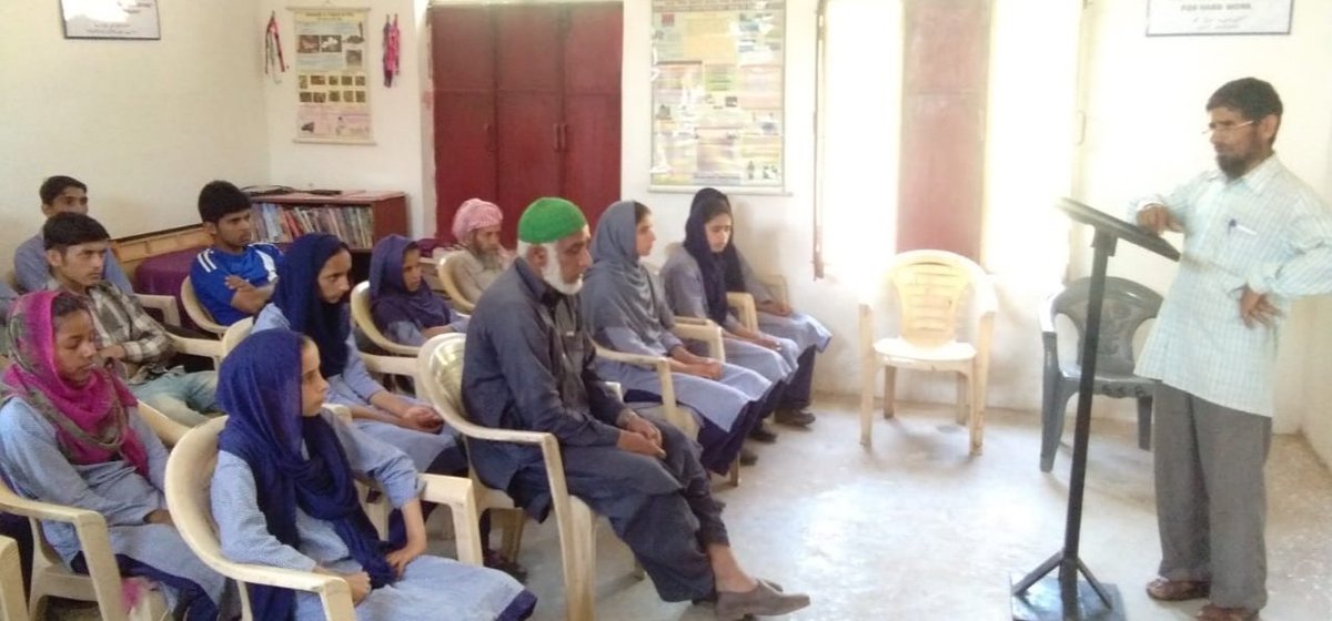 Whiteknight_IA's tweet photo. #IndianArmy celebrated #WorldEarthDay in #Poonch &amp; #Rajouri &amp; conducted awareness lectures for the students &amp; youth. Event emphasised the need to protect our ecological system to benefit future generations, audience appreciated efforts of #ArmyForEnvironment @adgpi https://t.co/KMYTsstQJ7