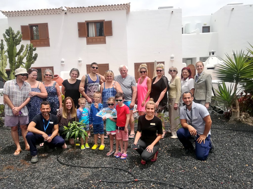 NoemiG_RC's tweet photo. Planting our #Mango tree at #RoyalTenerifeCountryClub. Thank you to our guests for helping us plant ''Miranda''! 😀🌿🌱 #EarthDay2019 #DiamondResorts #Sustainability #DiamondGoGreen @Rtccsvc_luisa @DavidRTCC8 https://t.co/aOmW3rTDIs