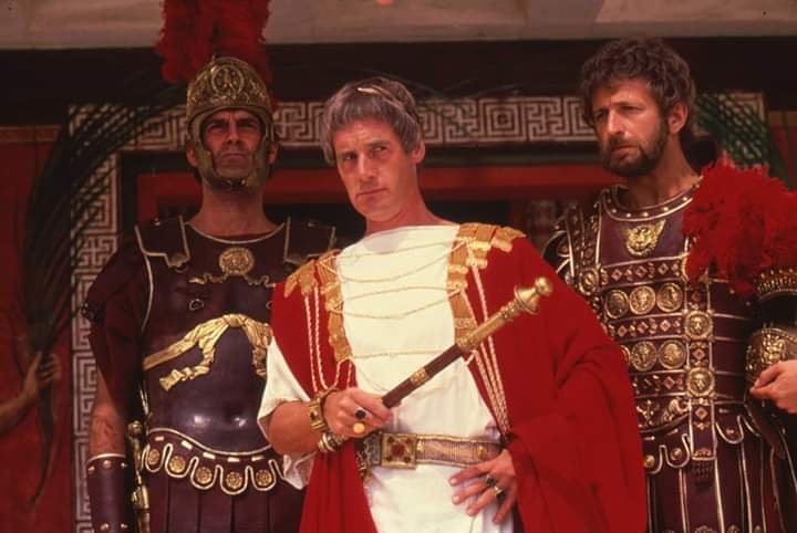 versiondigital's tweet photo. ¡¡Mañana (martes 23) es el DÍA!! Más de 60 cines proyectan #LaVidadeBrian 🔝 un homenaje a la mejor comedia de los @montypython en el 40 aniversario de su estreno en la gran pantalla ¡No te lo pierdas!
+ info https://t.co/3cX1857BTd 
#wewantbrian https://t.co/H47qjV8DjS
