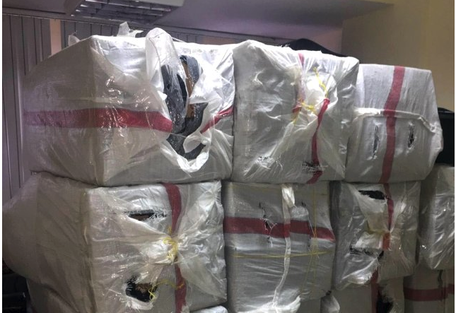 Ardahan'da 65 Bin 500 Paket Kaçak Sigara Ele Geçirildi:
vizyonardahan.com/haberler/yerel…