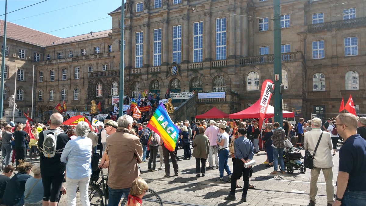 KPD_Hessen's tweet photo. Machen wir uns keine Illusionen! - KPD Hessen, Waterkant und Bayern zu den Ostermärschen https://t.co/7rMKniS0bY https://t.co/TpWruFrzVz