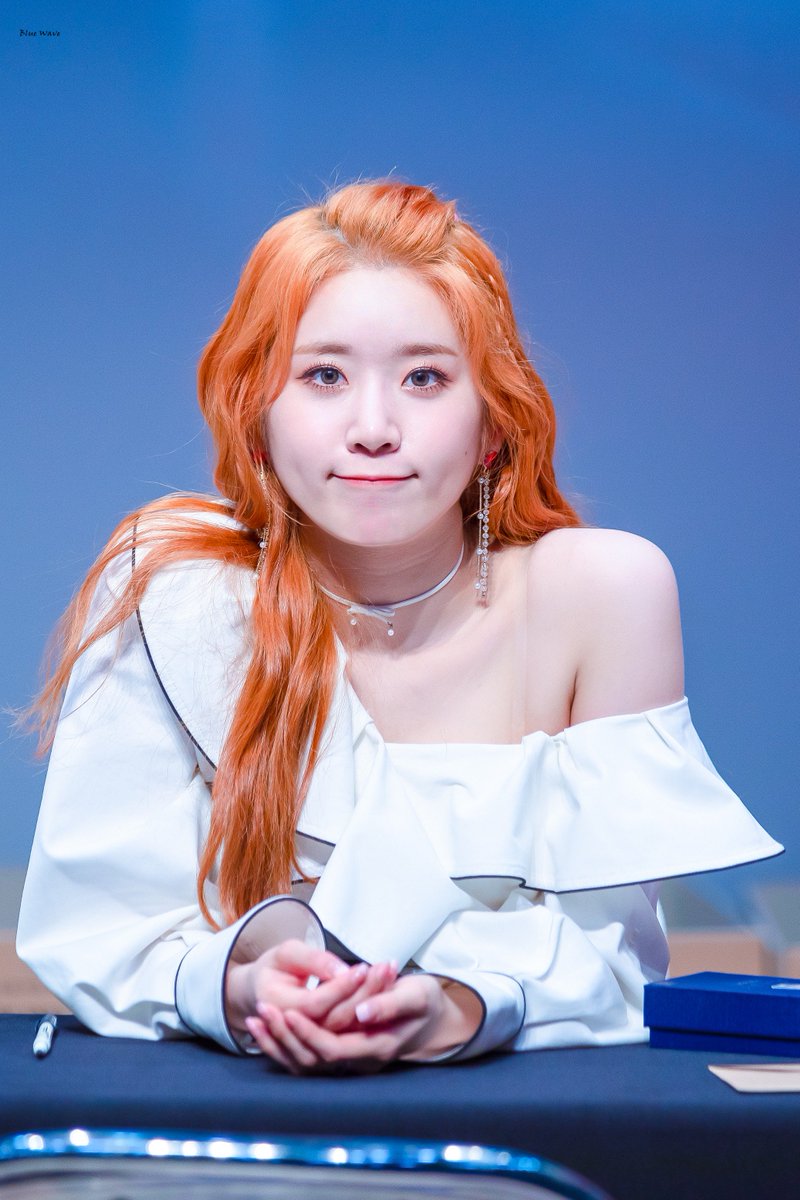 Blue_Wave00's tweet image. 190419 상암에스플렉스 팬싸인회

우리 의정이 정말 매일매일 이뻐지네 ㅠㅠ
@iMe_Dreamnote 
#드림노트 #Dreamnote #보니 #Boni