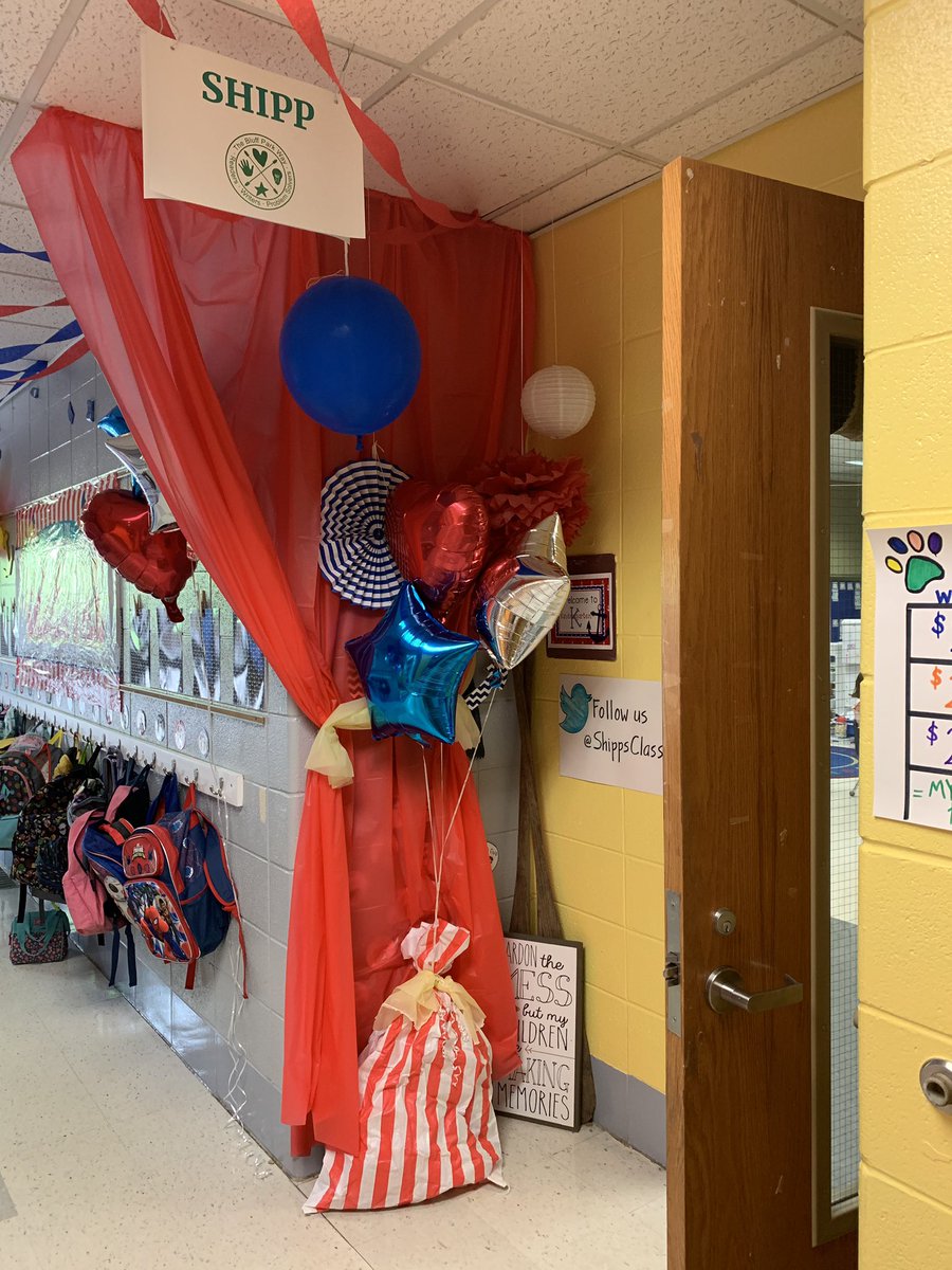 K_BPES's tweet photo. Room transformation day at @BluffParkElem . Kindergarten is ready for a day under the Bip Top! https://t.co/vgdb39jiSe