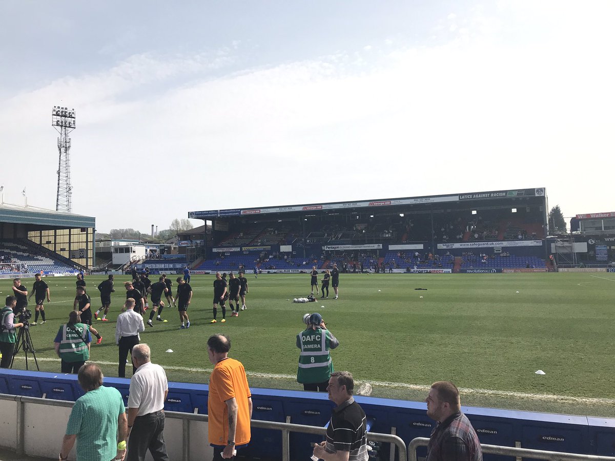 VickiMorgs's tweet photo. Football in the sun βοΈπgood luck @mansfieldtownfc #futcher #stags https://t.co/O9BgMqFKU0