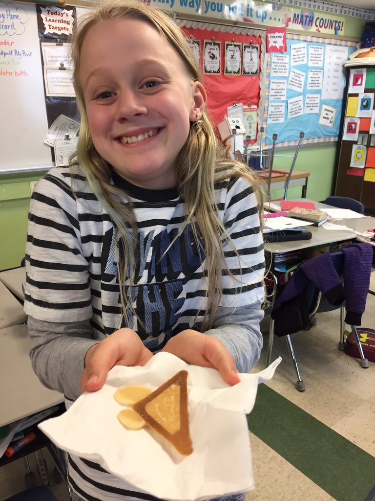 MrsLRaposa's tweet photo. Just some of our amazing creations using the PancakeBot! 

It was a great review of the types of triangles! Can you guess which types are pictured here? https://t.co/c7S4bRuhfG