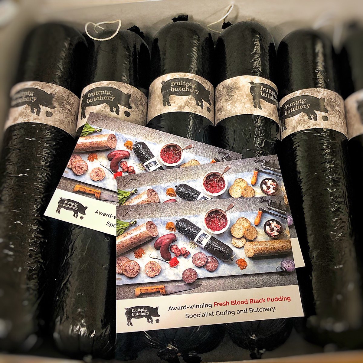fruitpigcompany's tweet photo. The final box all packed for @longcroftandold.  They are the only supplier of our produce in Smithfield.  If you’d like an award-winning fresh blood black pudding, as used by some of the finest establishments in London, get in touch with them. #blackpudding #whitepudding #haggis. https://t.co/2dwxA6DeDF