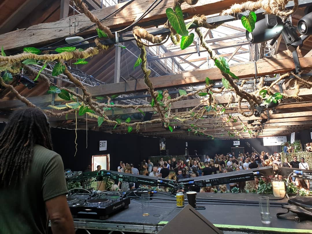 We just tore the roof off the terrace! What a crowd! Thanks everyone that's supporting me! 

#adodeonthedocks #abode #tobaccodock
instagram.com/p/BwfGdnKHnOm/…
