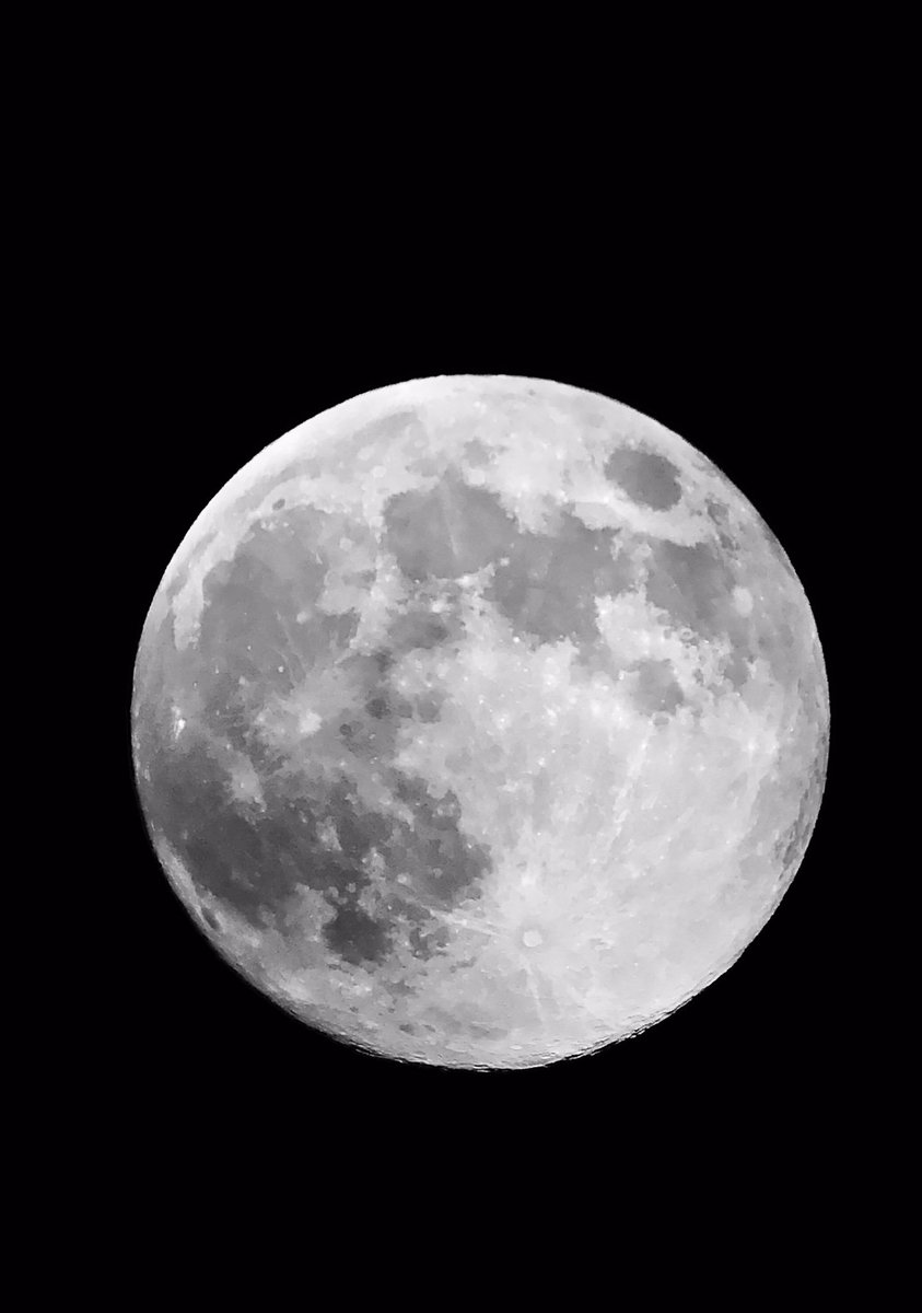 Kernow_Life's tweet photo. @metoffice Certainly very challanges here in the most southerly tip of #Cornwall which is a shame but at least we had some terrific opportunities to photograph the #moon in its phases over the last two weeks. #NothingToComplainAbout #Astronomy requires patience! Just ask #buzz https://t.co/FH8wXfVV2E
