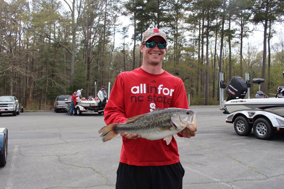 NCStateBassPack's tweet photo. Congrats to James Petigout for winning our final club tournament of the semester on Falls! James had 15.47 pounds and tied with Clancy Hefferly for big fish with a 5.23. Gilliam Tharpe finished second with 10.87 pounds! https://t.co/dDKf9TuHqh