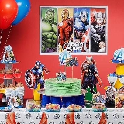 Magazine25's tweet photo. Os super-heróis mais poderosos da Terra também sabem festejar: comemore o aniversário do seu filho com a Festa Os Vingadores! 🚀👊
👉 Temos o tema completo em nosso site, confira: https://t.co/WSlXJ1r91q https://t.co/7rcNyfoQ9U