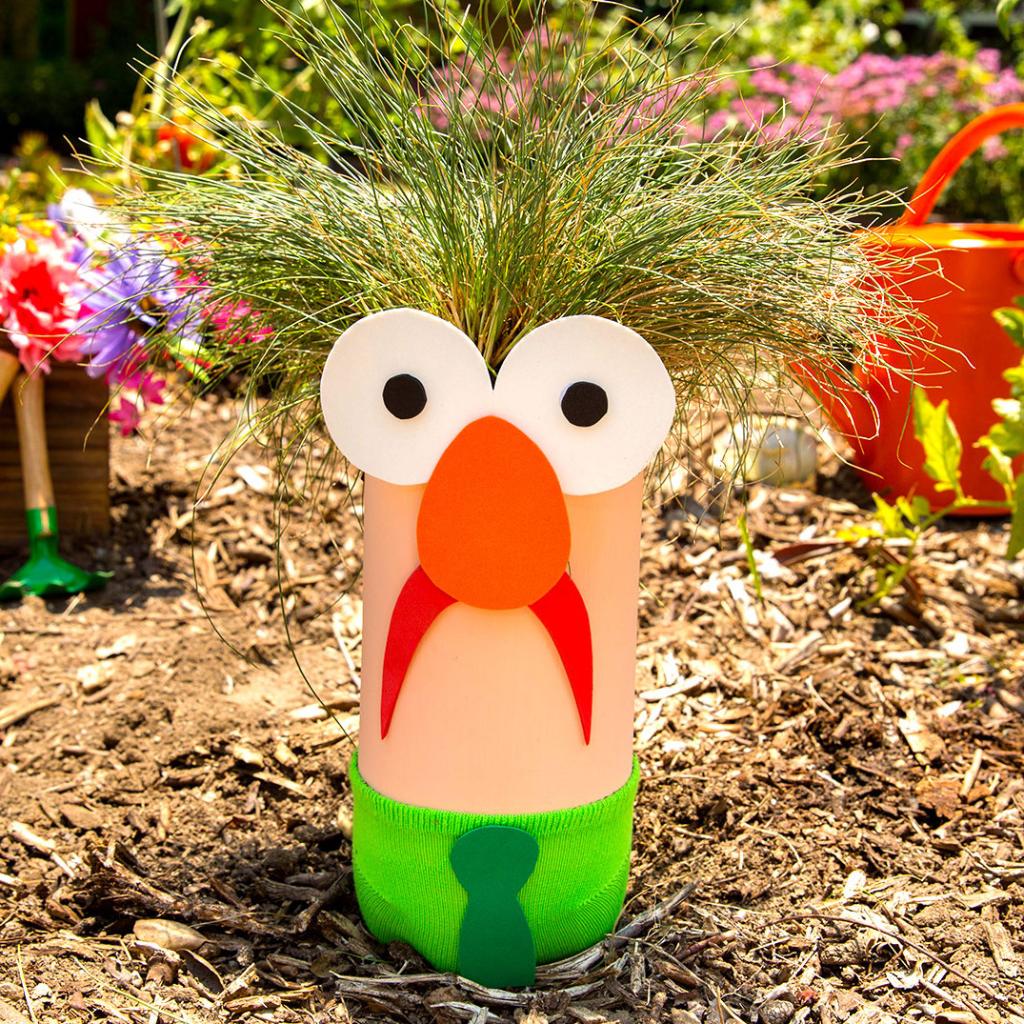 This #EarthDay, be like Beaker and meep our planet clean!

Learn how to make your own Beaker planter using recycled materials: di.sn/6011Eez3H