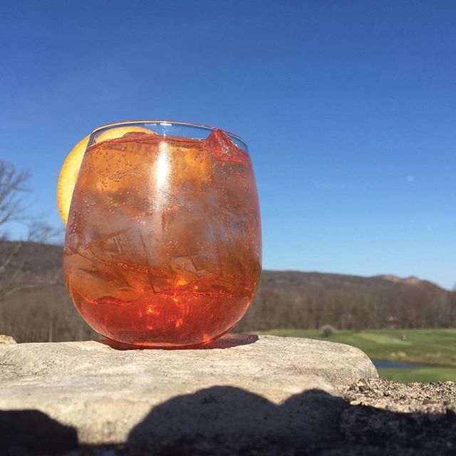 A good drink and a perfect view 🍹 #paramountcountryclub bit.ly/2GlCpVy