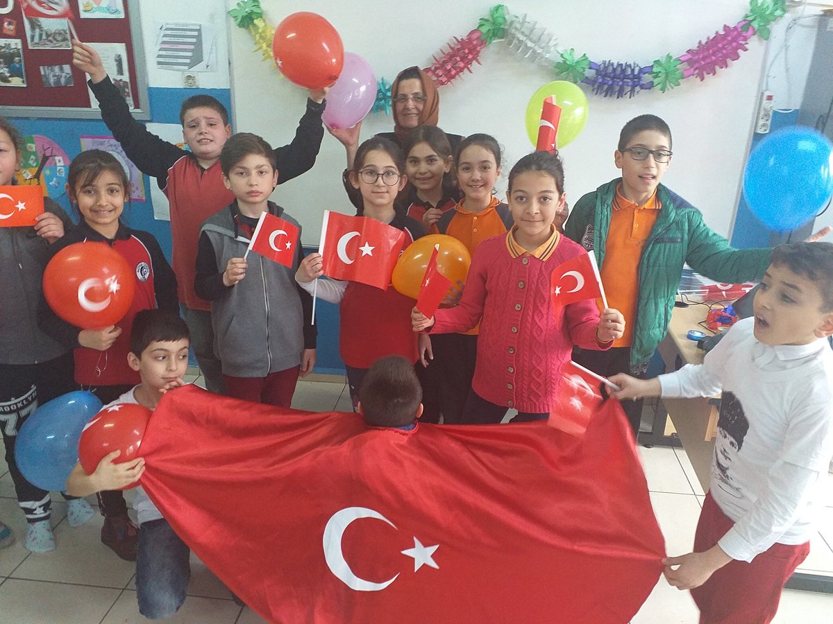 #Gazi Paşa İlkokulu 4/C Sınıfı 23 Nisan Ulusal Egemenlik ve Çocuk Bayramı'nı kutluyor