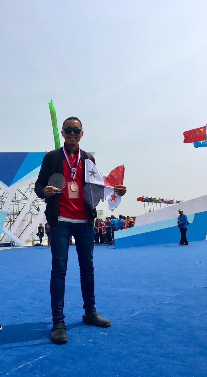 Aprochipa's tweet photo. #aprochipa ganadores de la medalla de ORO en la categoría Best Traditional Kite del 15th World Kite Championship y en la Weifang Cup del 36th Weifang International Festival orgullosamente representando a #panamá @MetroLibrePTY @criticaenlinea @DiaaDiaPa @EstrellaOnline https://t.co/nEMbaRw0ZX