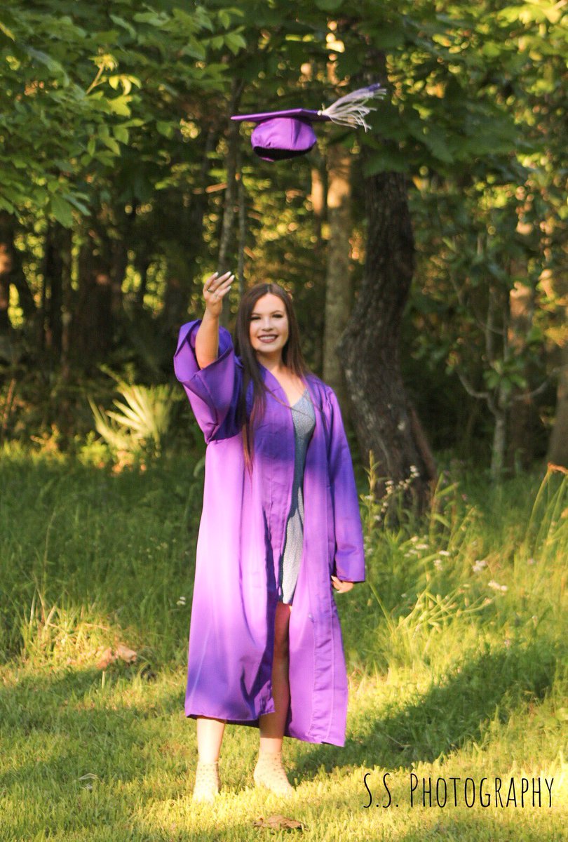 AlyssaFuller01's tweet image. Thanks to @minashaik for taking such beautiful pictures. #seniormonday forgot to post yesterday