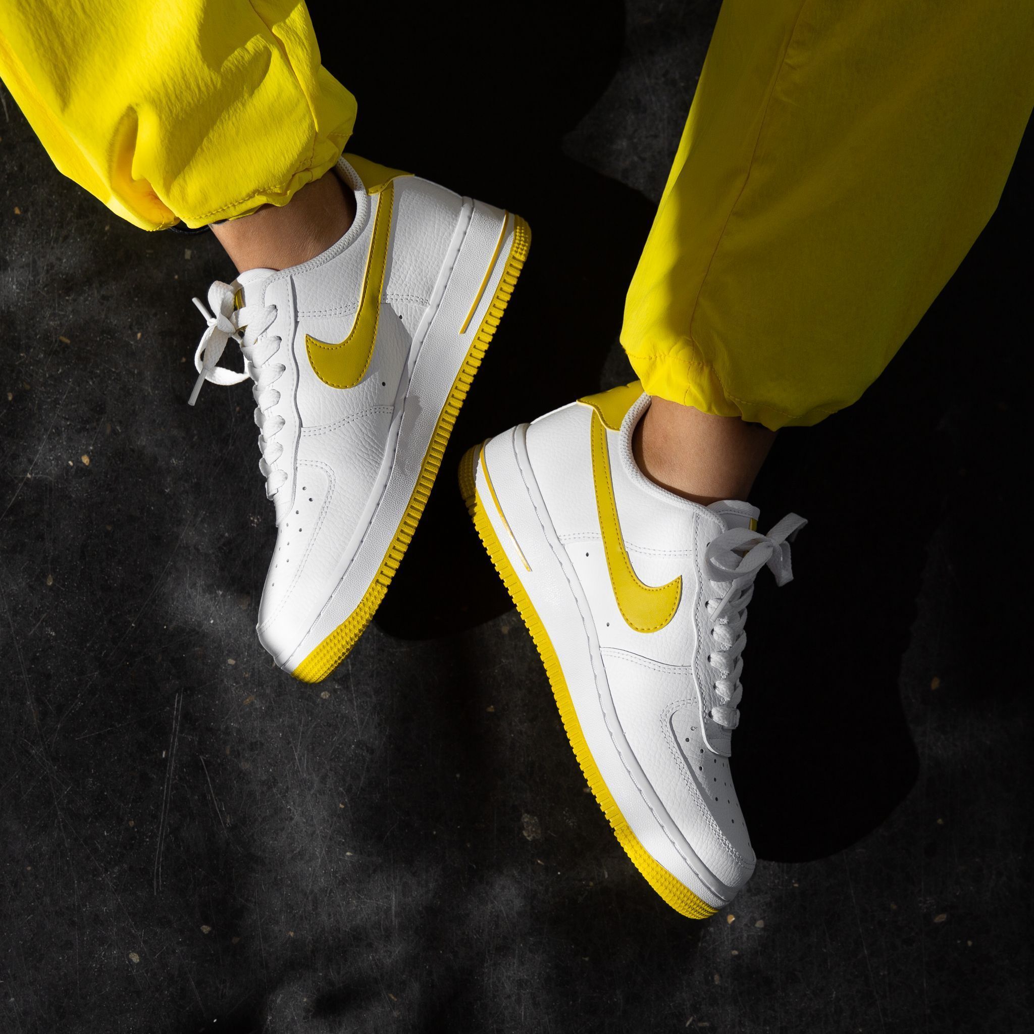 Air force hotsell 1 bright citron