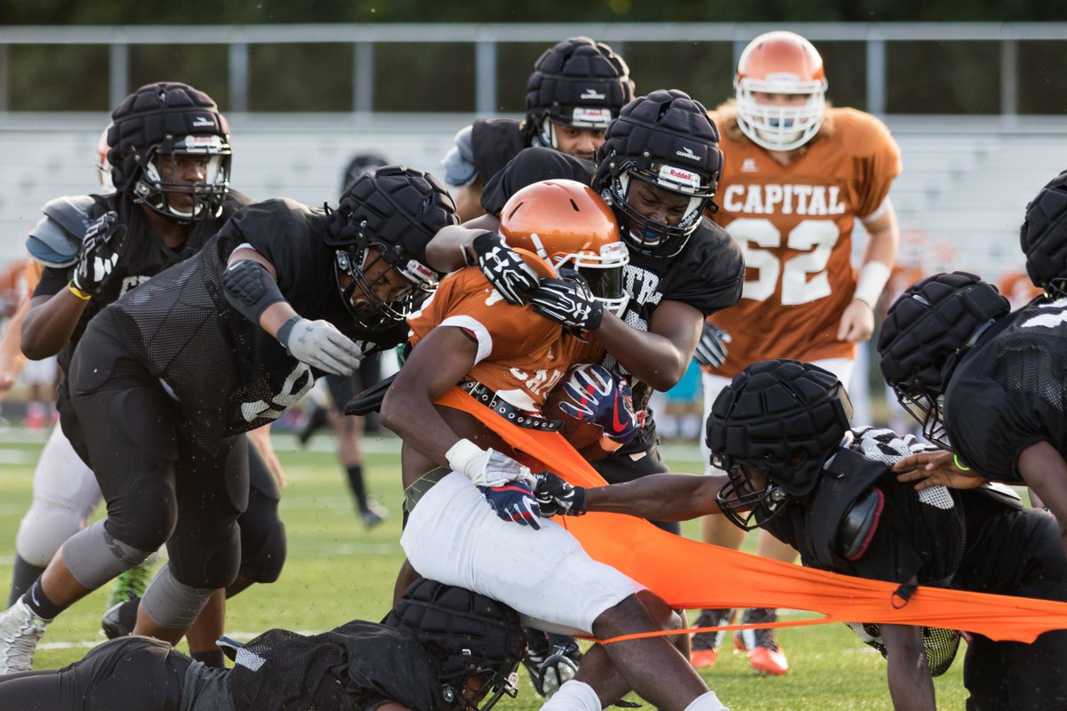 thecuriouschimp's tweet photo. A shot from Sept, 2017 scrimmage | Springfield, MA
#maximumexposurestudio #westernmassfootball ๐ https://t.co/B7O5kIDggo
