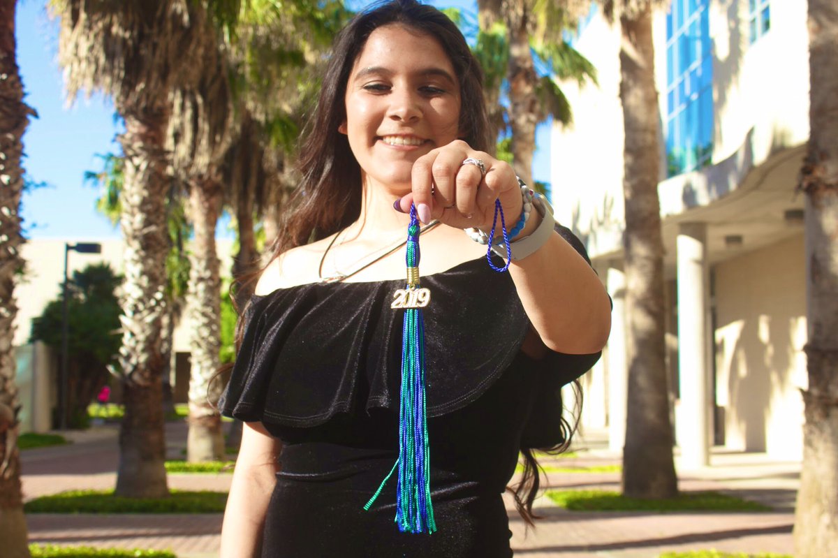 FloresSofi18's tweet image. 🐾*Gamma Call*🐾

#gammasgraduate
•
•
📸: @valeriem_143