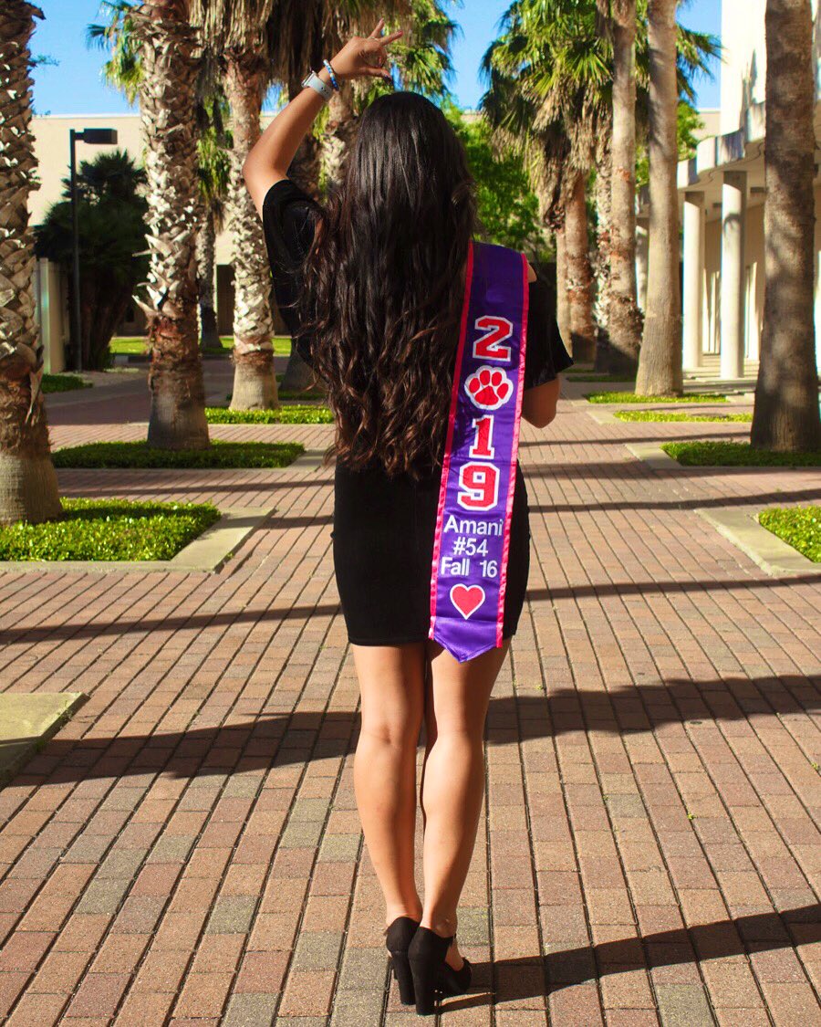 FloresSofi18's tweet image. 🐾*Gamma Call*🐾

#gammasgraduate
•
•
📸: @valeriem_143