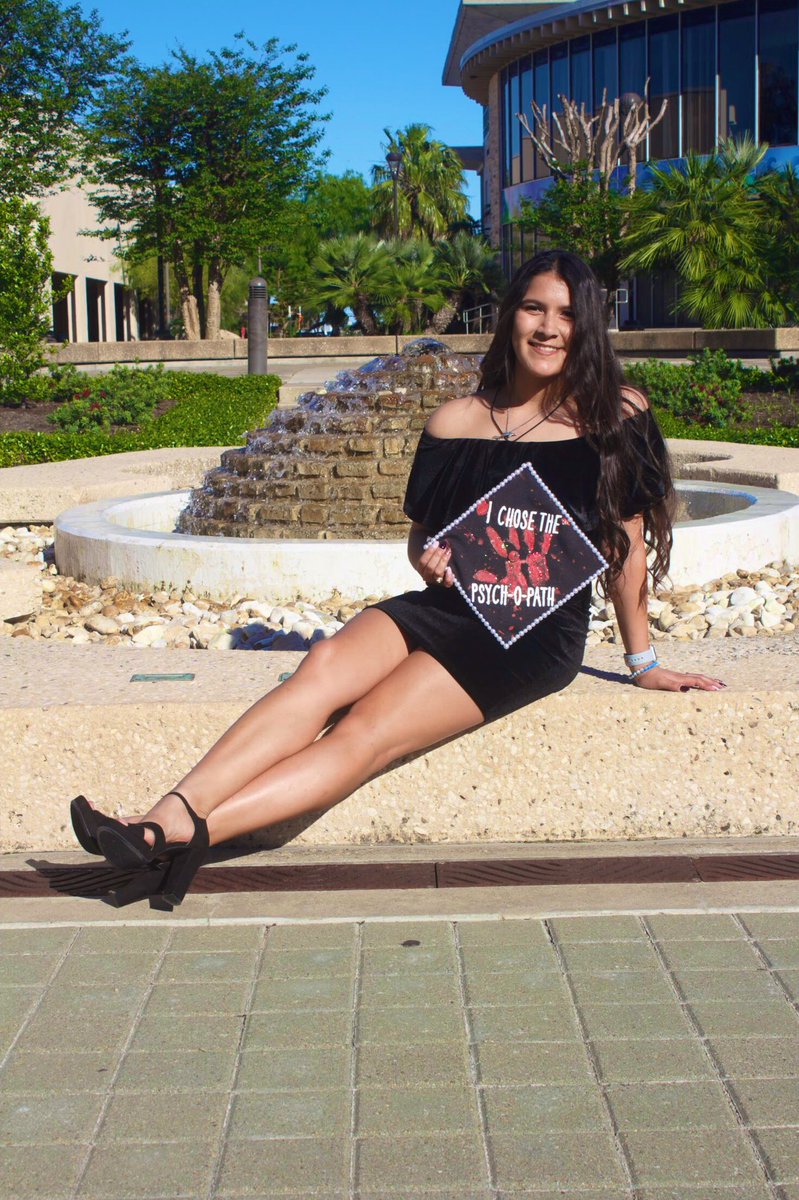 FloresSofi18's tweet image. 🐾*Gamma Call*🐾

#gammasgraduate
•
•
📸: @valeriem_143