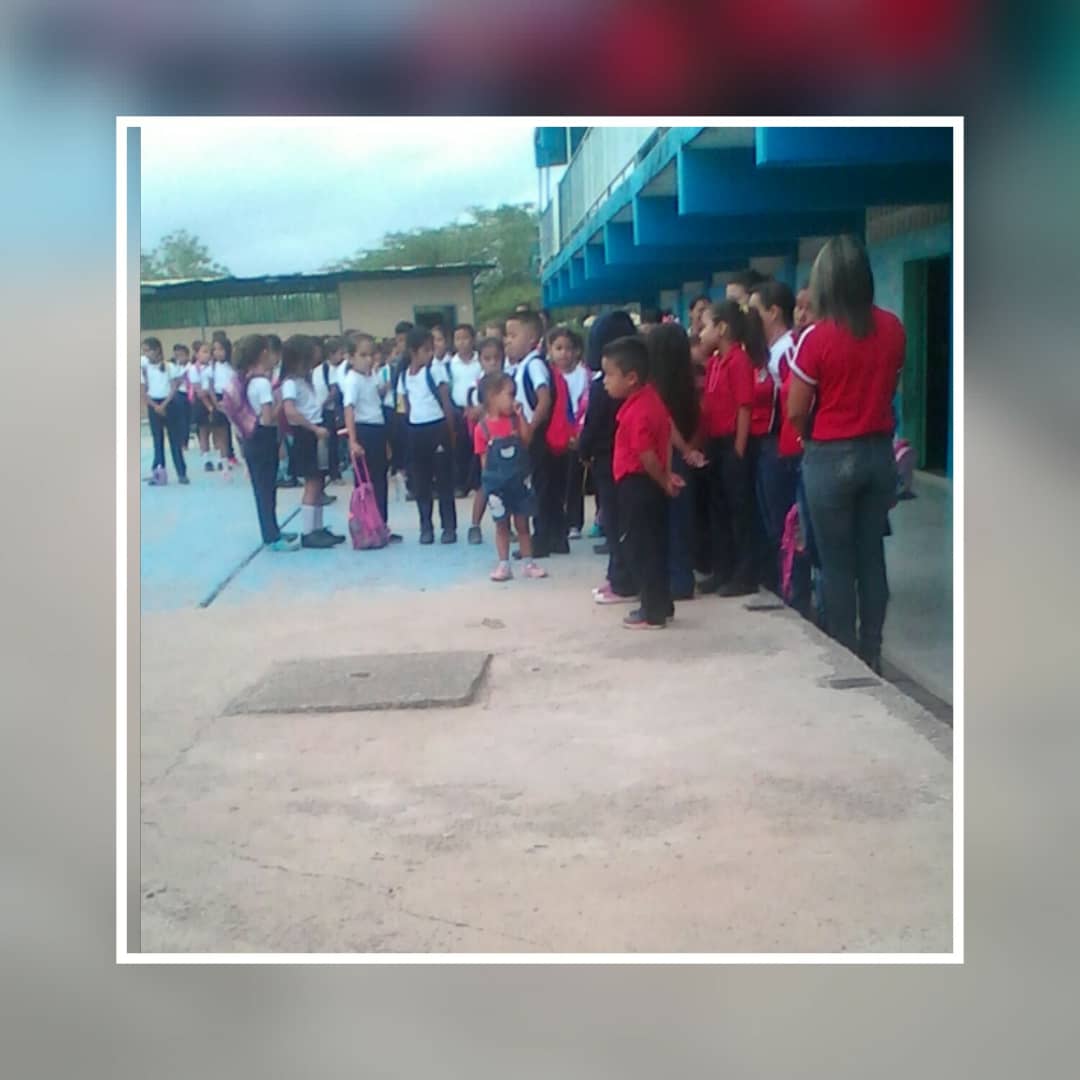 LaraEducativa tweet media