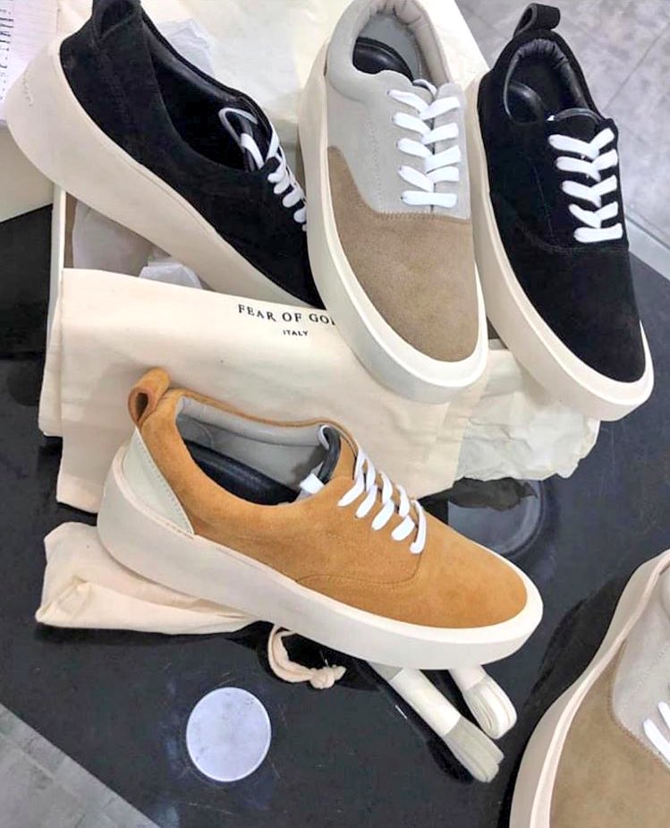 Thinking to upgrade your wardrobe?? You should get this!Item : Unisex Sneakers Type: Fear of god 101Price: 35kDoorstep delivery  Please send a Dm to order Pls help Rt 