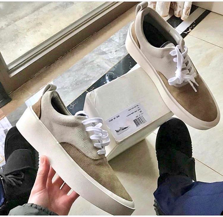 Thinking to upgrade your wardrobe?? You should get this!Item : Unisex Sneakers Type: Fear of god 101Price: 35kDoorstep delivery  Please send a Dm to order Pls help Rt 