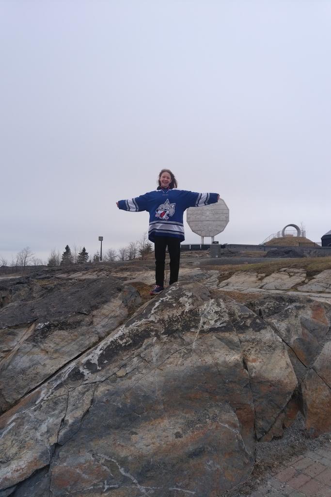 don_bennie's tweet photo. We have arrived @HC_EssoCup to cheer @slwmidgetaa2018 #gowolves #bleedblue #hockeyfamily https://t.co/YZ9tBBcY9T