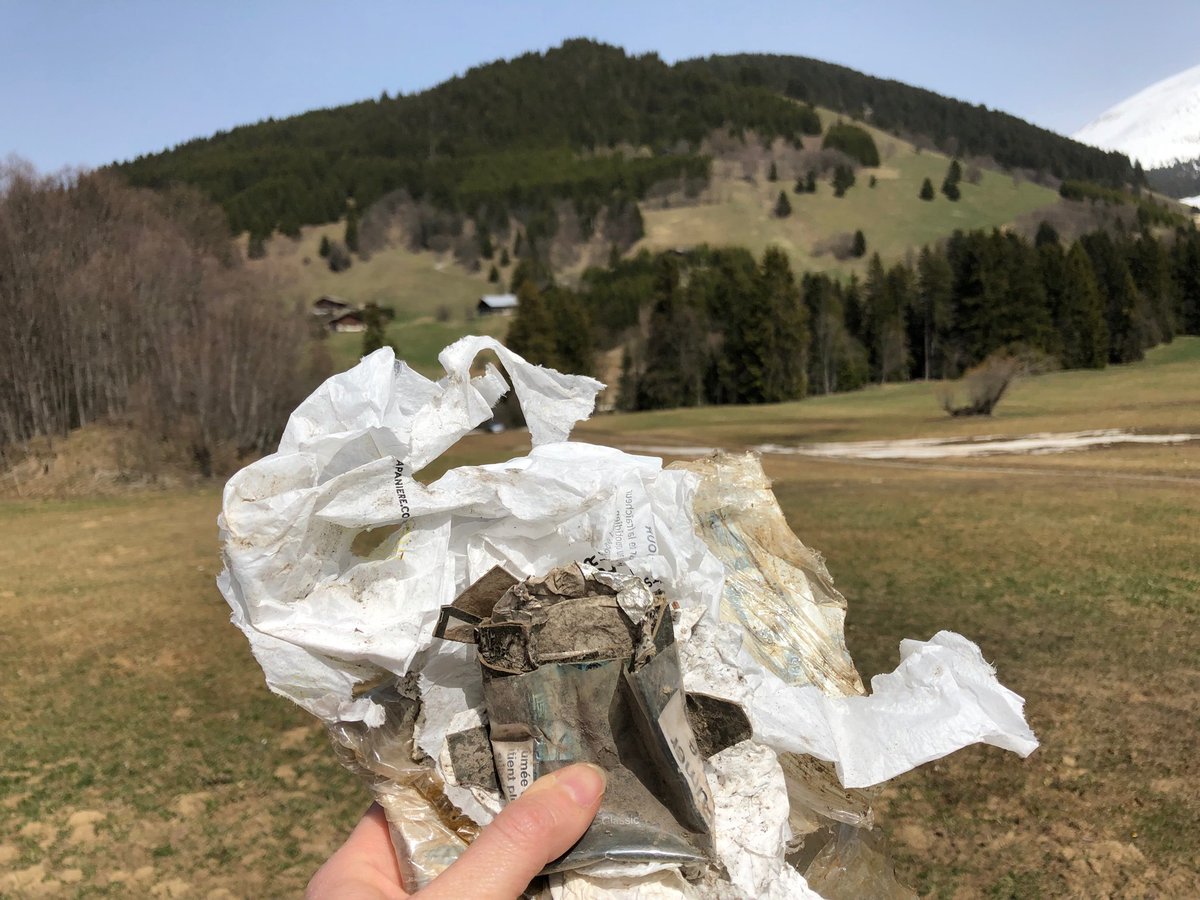 _JYFILMS_'s tweet photo. Le #ski de fond à #Megève c’est bien, respecter l’environnement aussi. Petite récolte à la #Livraz lundi 22 avril.
#déchets #CCPMB #climat #planète #civisme #poubelles #propreté #ordures #vacances https://t.co/wq9pT9gt3N