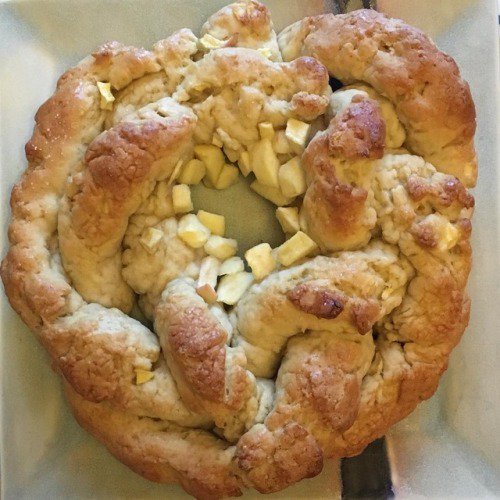 L’shana Tova. Juniper’s first challah braided all by herself.... bit.ly/2Gqg9tY #madebyjuniper