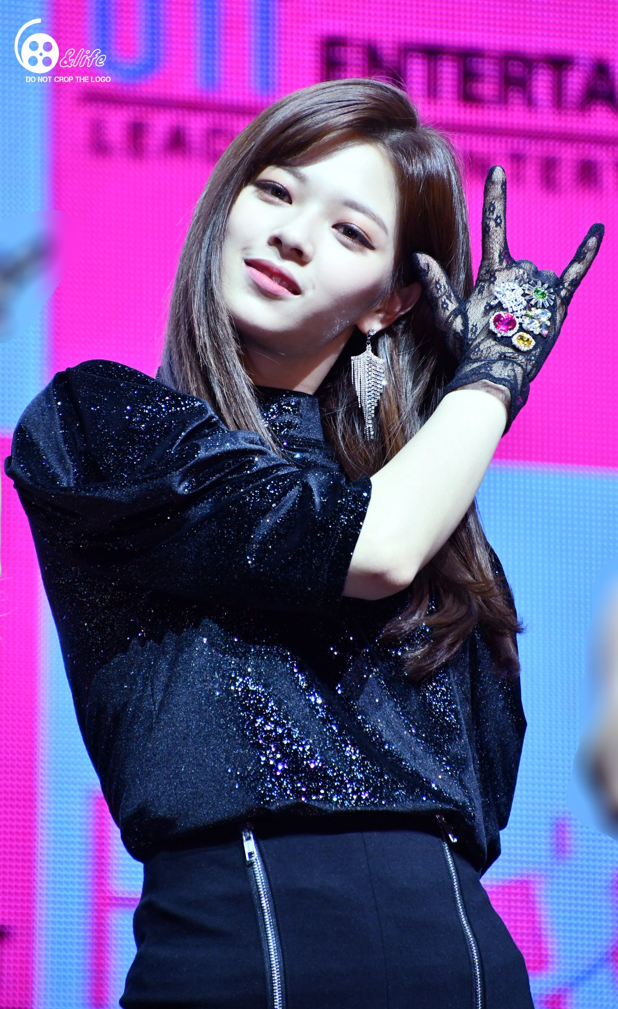 Movie_and_life on Twitter: "트와이스 쇼케이스 정연 #트와이스 #twice #정연 #jeongyeon