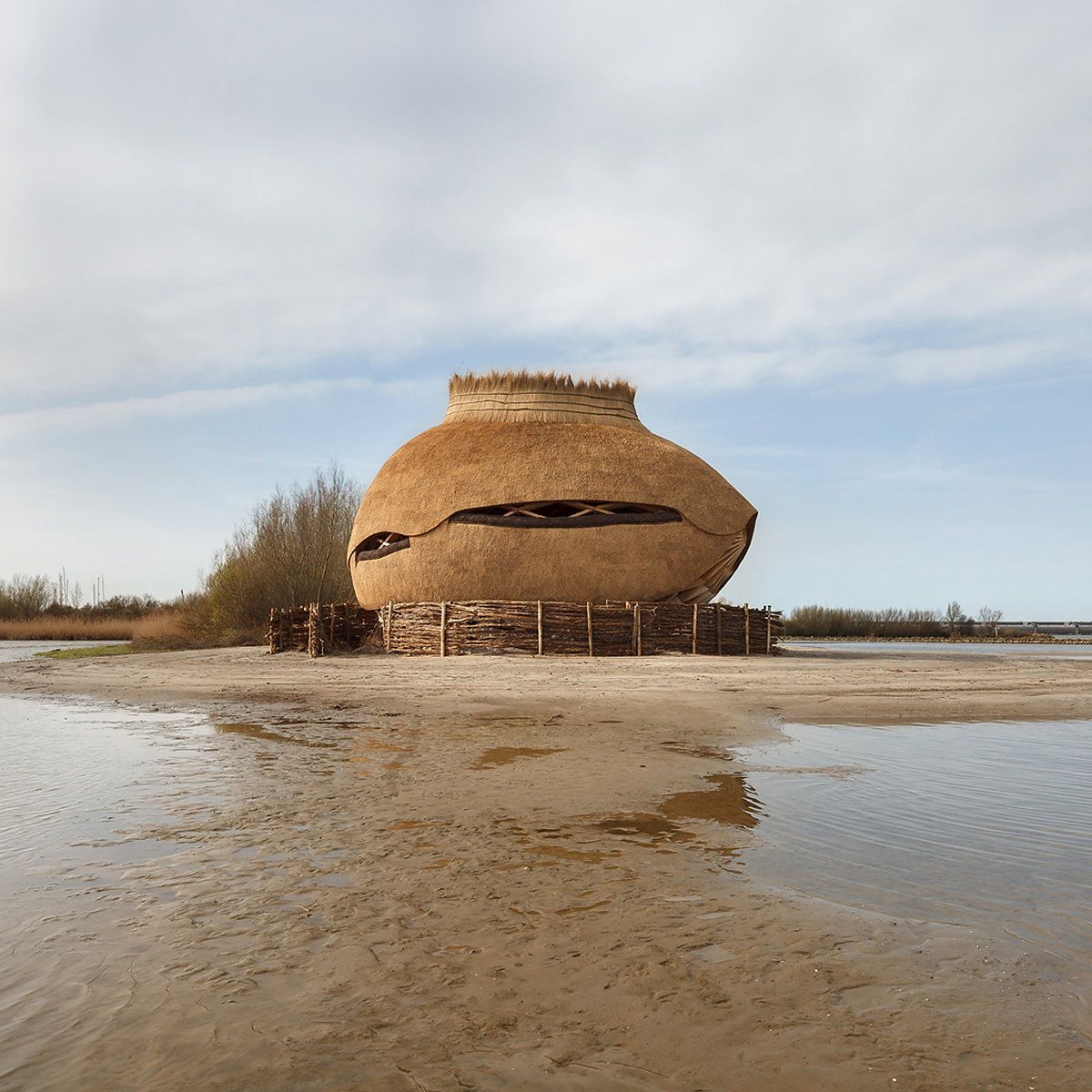 dexigner's tweet photo. RAU Architects, in collaboration with Ro&amp;Ad Architects, has completed a fully sustainable, egg-shaped bird observatory at the Haringvliet for Droomfonds. https://t.co/Fjc4xgoKvR

@rau_architects #Haringvliet #Architecture #Design https://t.co/lMQnUbSjOj